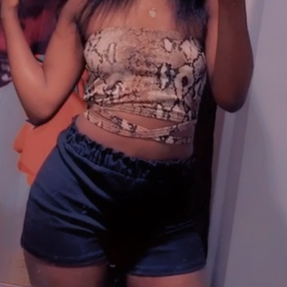 Snakeskin Print Cropped Tube .